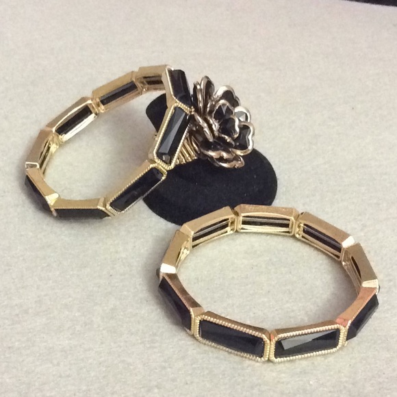 Bracelet & Rings bundle “NWOT” - Picture 4 of 5